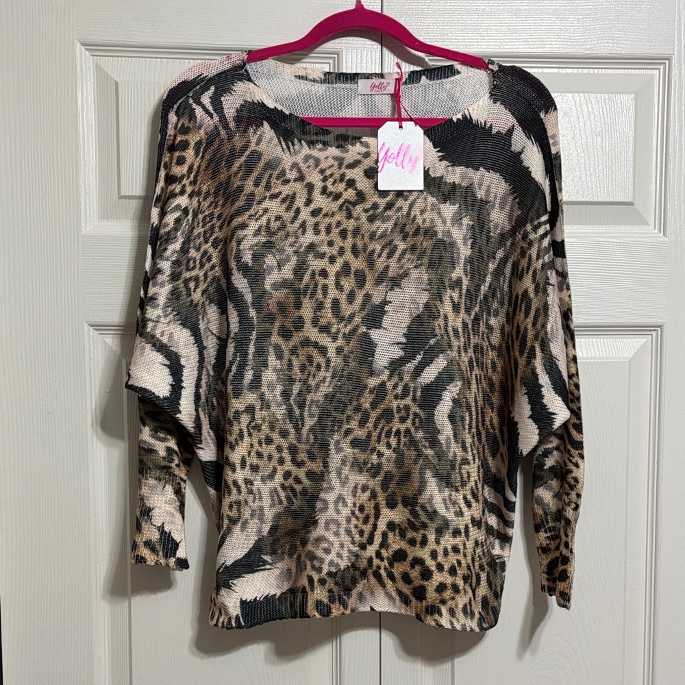 Yolly from Italy - Animal Print Lightweight Knit Top in Tan/Black
